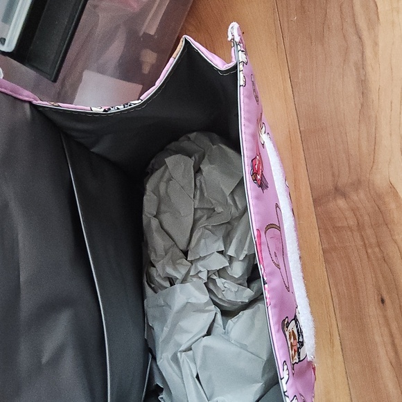 BETSEY JOHNSON PINK BETSEY JOHNSON DOGGY FLAP TOP INSULATED LUNCH TOTE - Picture 6 of 6